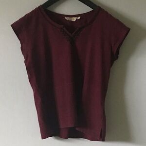 Akkriti pullover sleeveless light summer shirt, L, maroon
